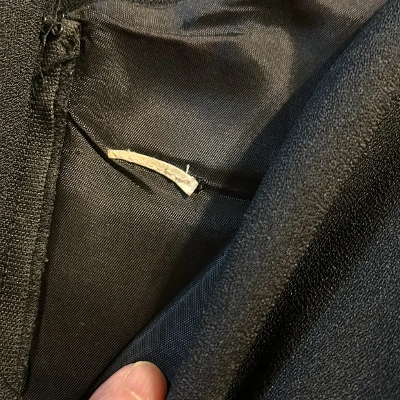 Black Off the Shoulder Evening Dress. Sz. 10/12 - Picture 9 of 11